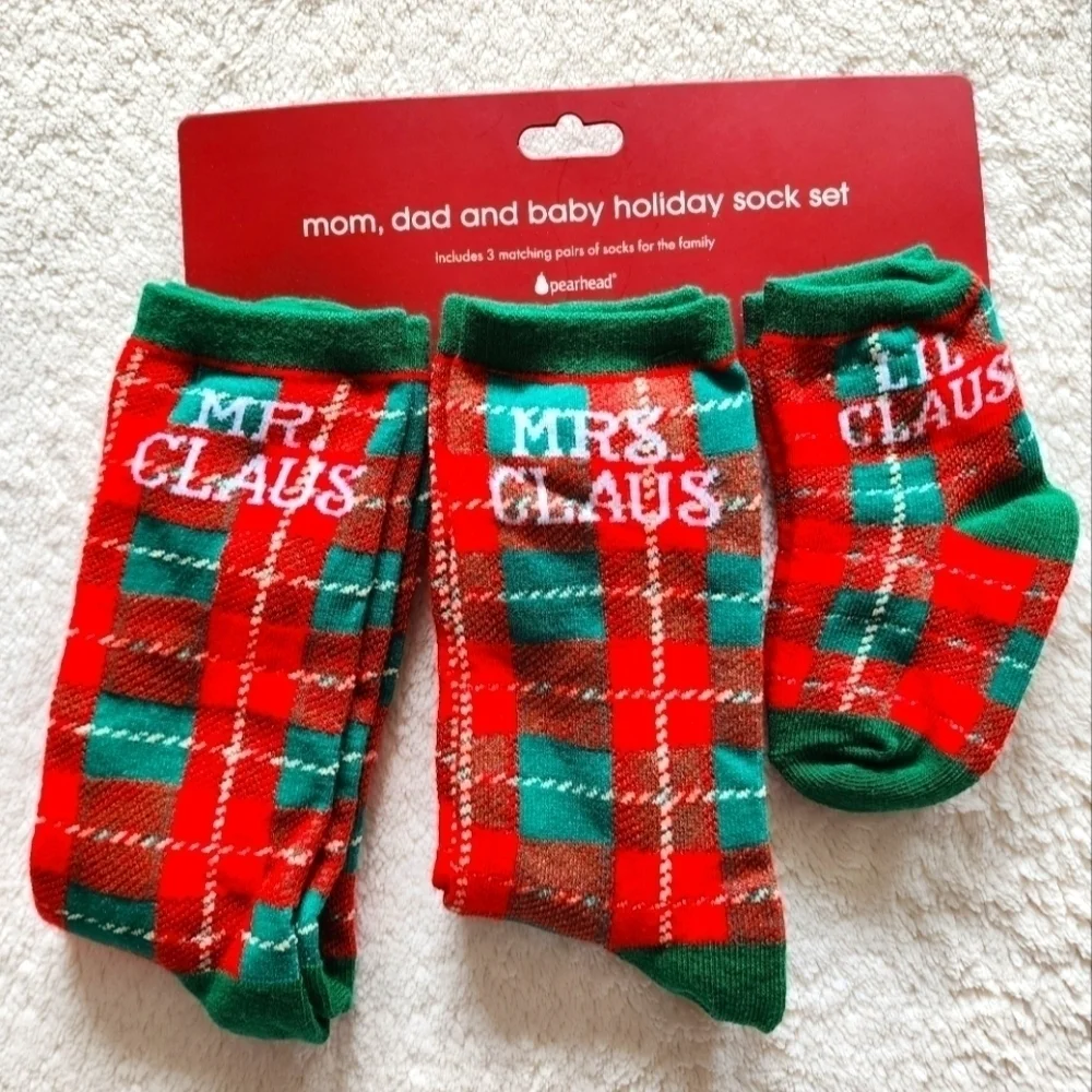 NEW MOM DAD BABY Christmas socks bundle